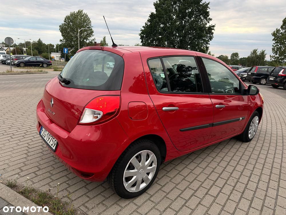Renault Clio - 2