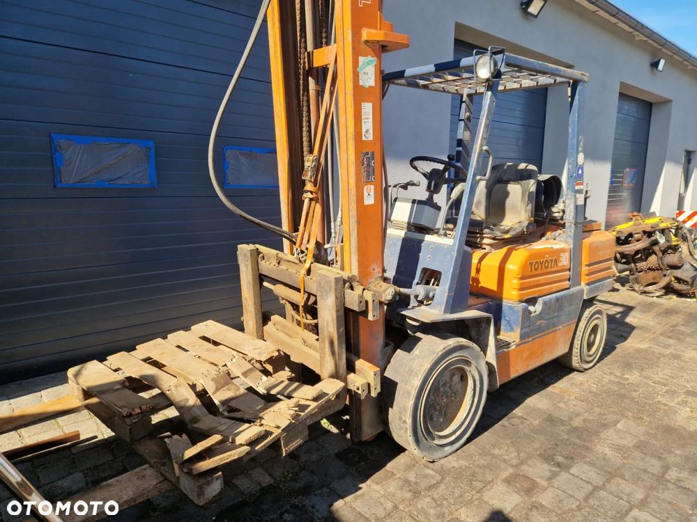 Toyota 5FGF30 - 2