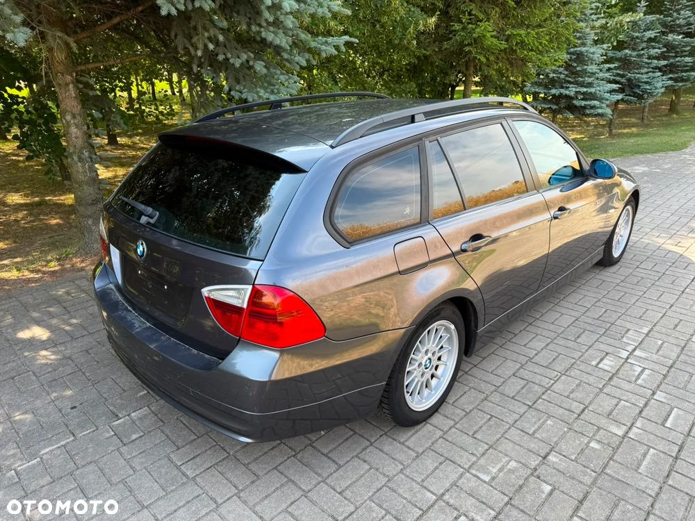 BMW Seria 3 320i - 5