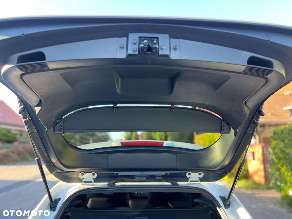 Suzuki Swace 1.8 Hybrid Premium Plus CVT - 17