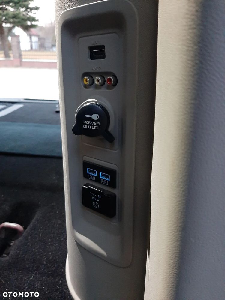 Chrysler Town & Country 3.6 Touring - 16