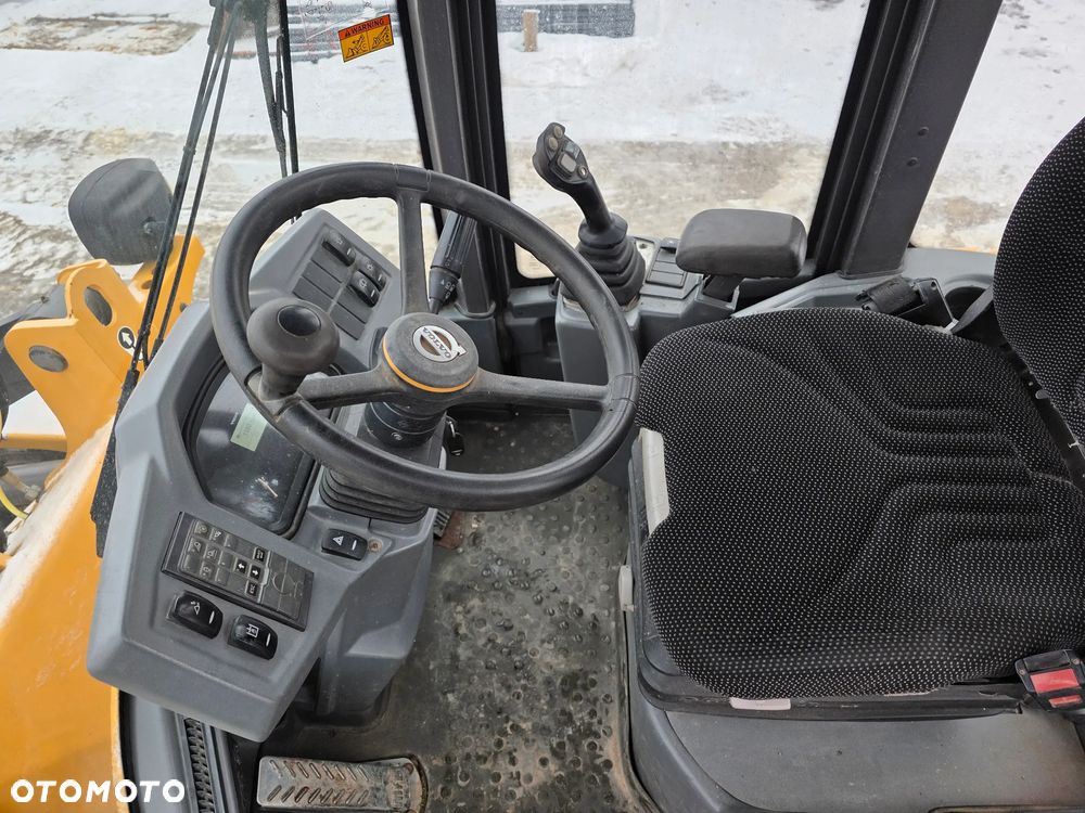 Volvo L30G Krokodyl Widly z Niemiec Cat Liebherr Atlas - 13