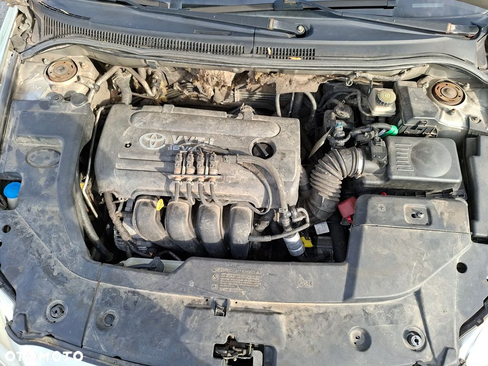 Toyota Avensis 1.8 VVT-i Luna - 19