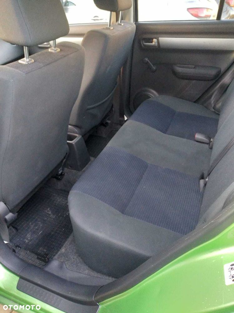 Suzuki Swift - 5