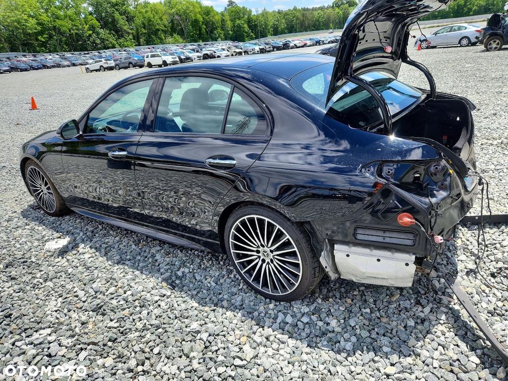 Mercedes-Benz Klasa C 300 4Matic 9G-TRONIC - 3