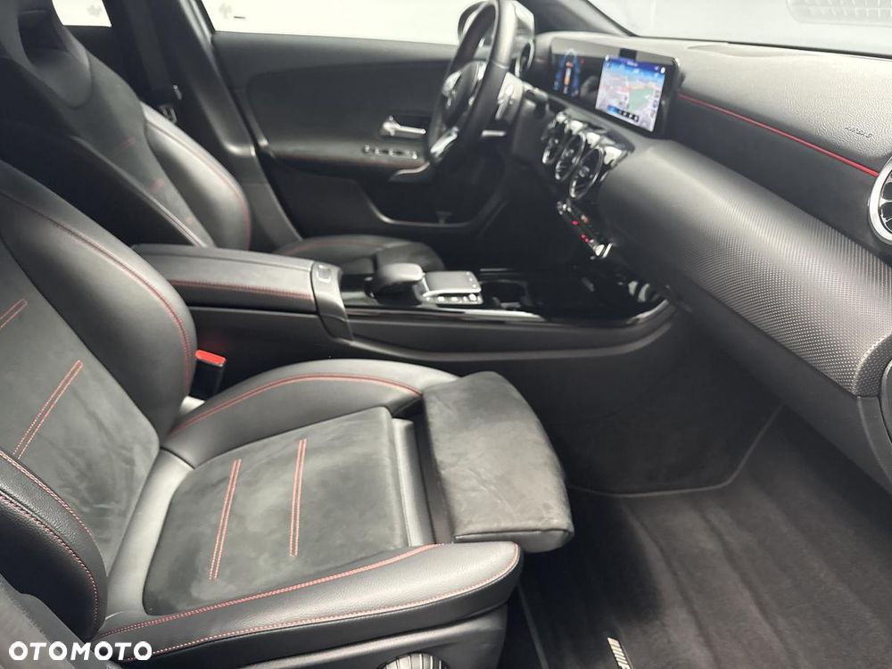 Mercedes-Benz Klasa A 180 AMG Line 7G-DCT - 24