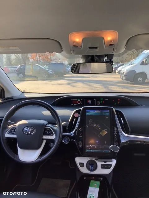 Toyota Prius Plug-in 1.8 Hybrid Executive - 12