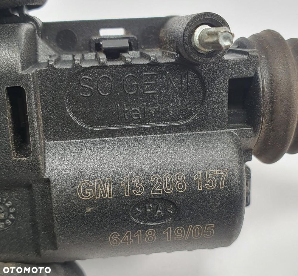 ZAMEK SILNICZEK KLAPKI WLEWU PALIWA OPEL ASTRA III H 13 208 157 - 4