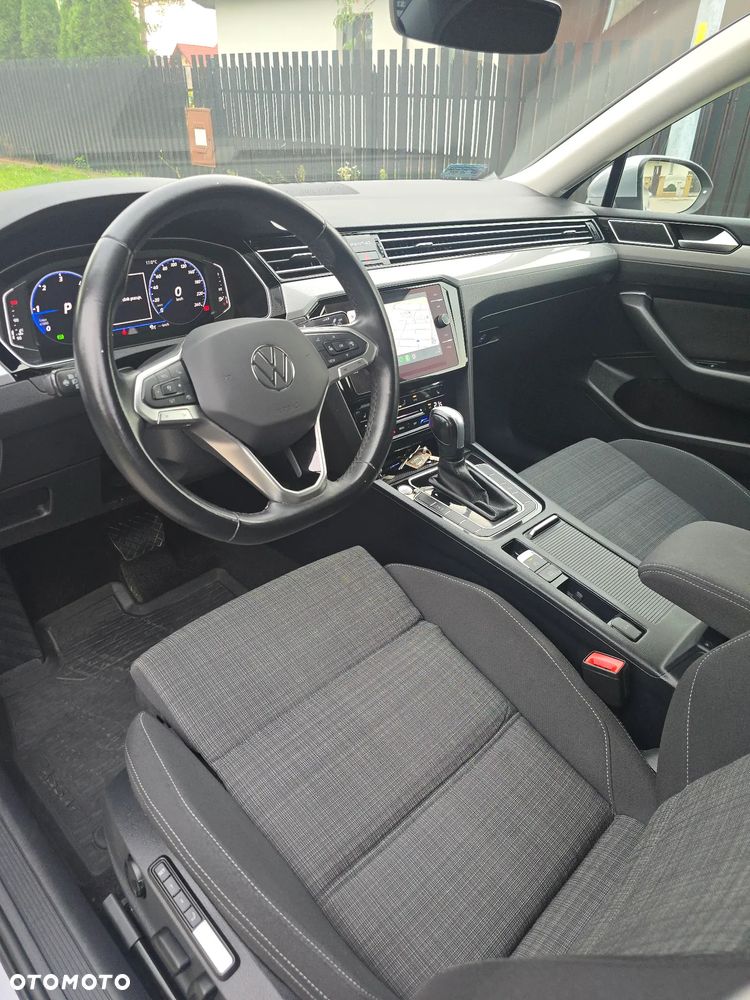 Volkswagen Passat - 13