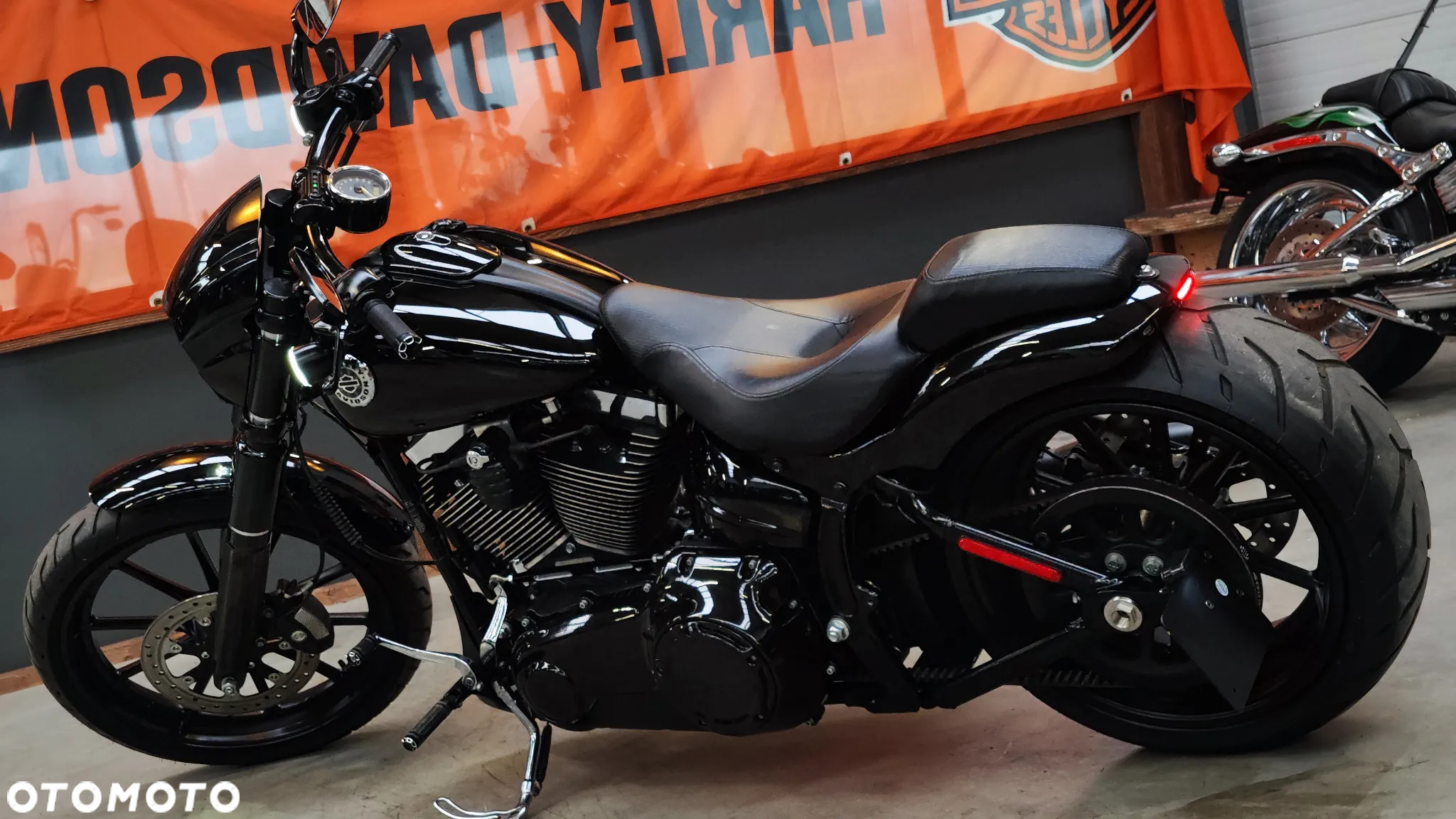 Harley-Davidson FXSB Breakout - 13