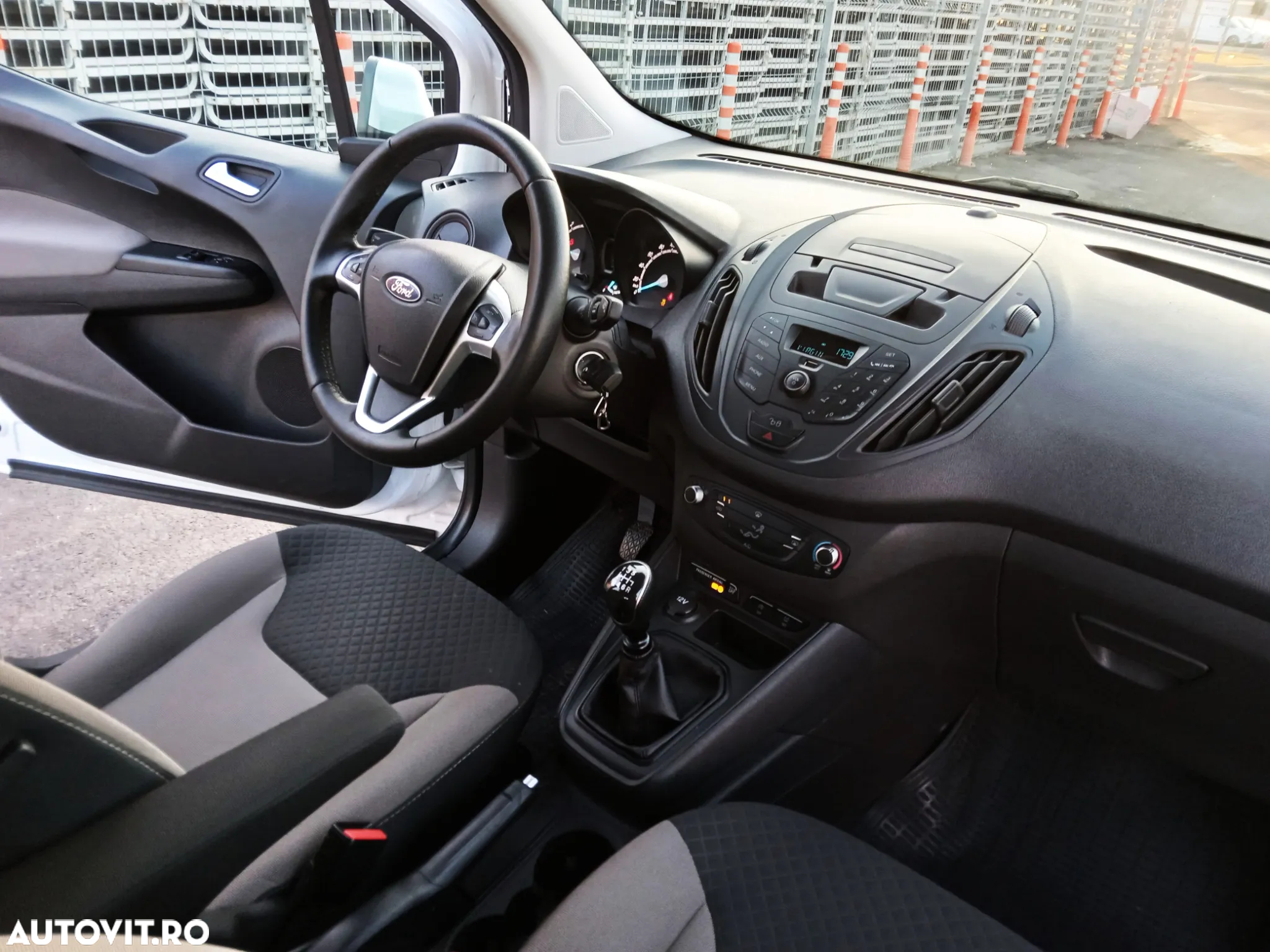 Ford Tourneo Courier 1.5 TDCi Trend - 7