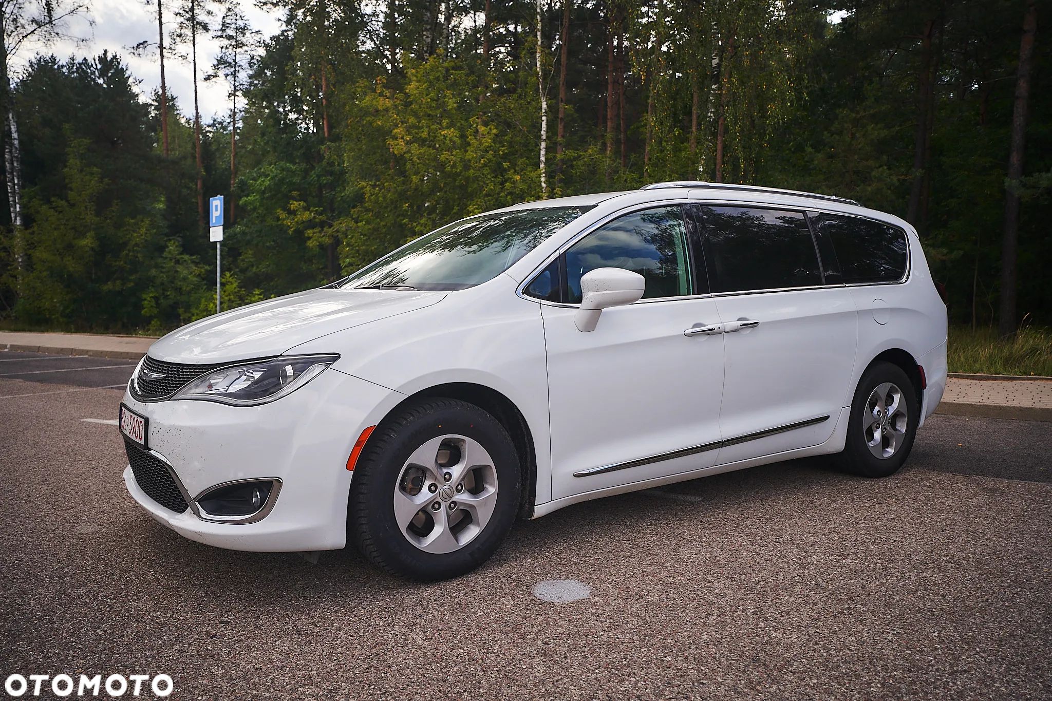 Chrysler Pacifica - 1