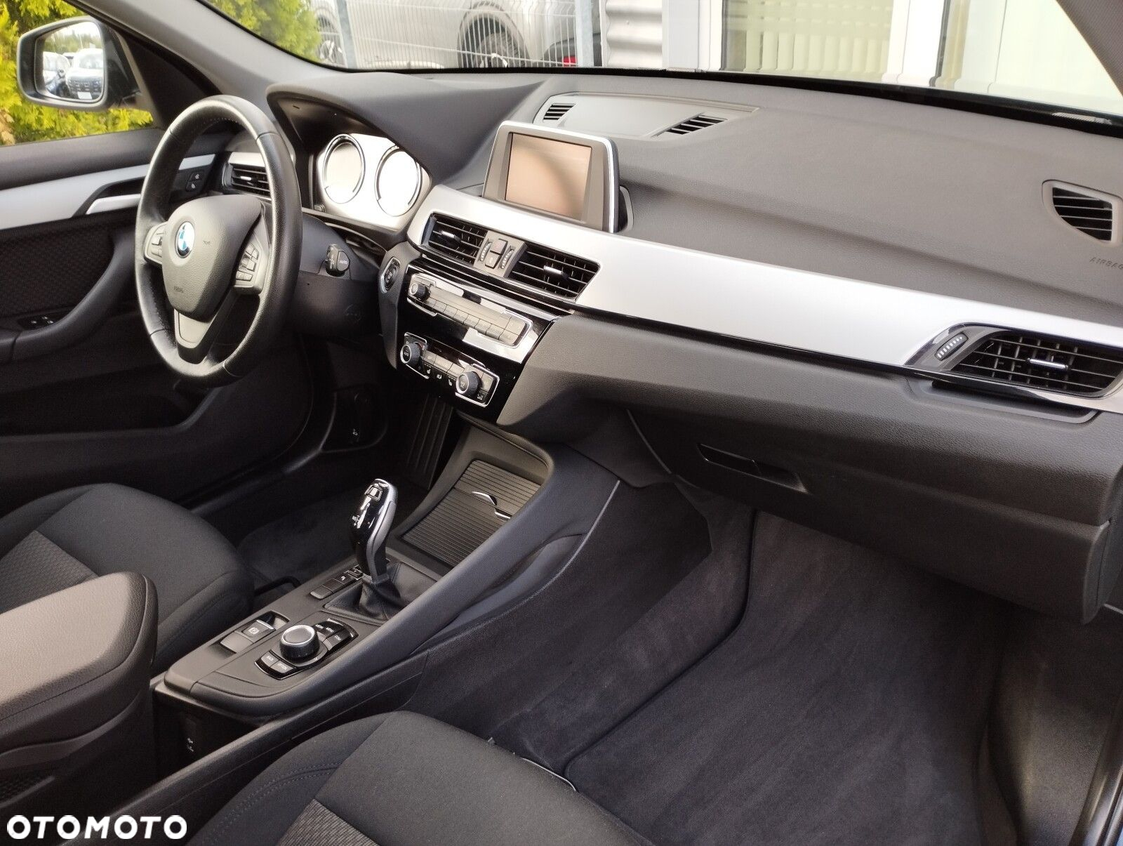 BMW X1 sDrive18i Advantage - 9