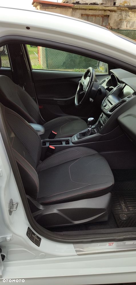 Ford Focus 1.5 TDCi ST-Line - 10
