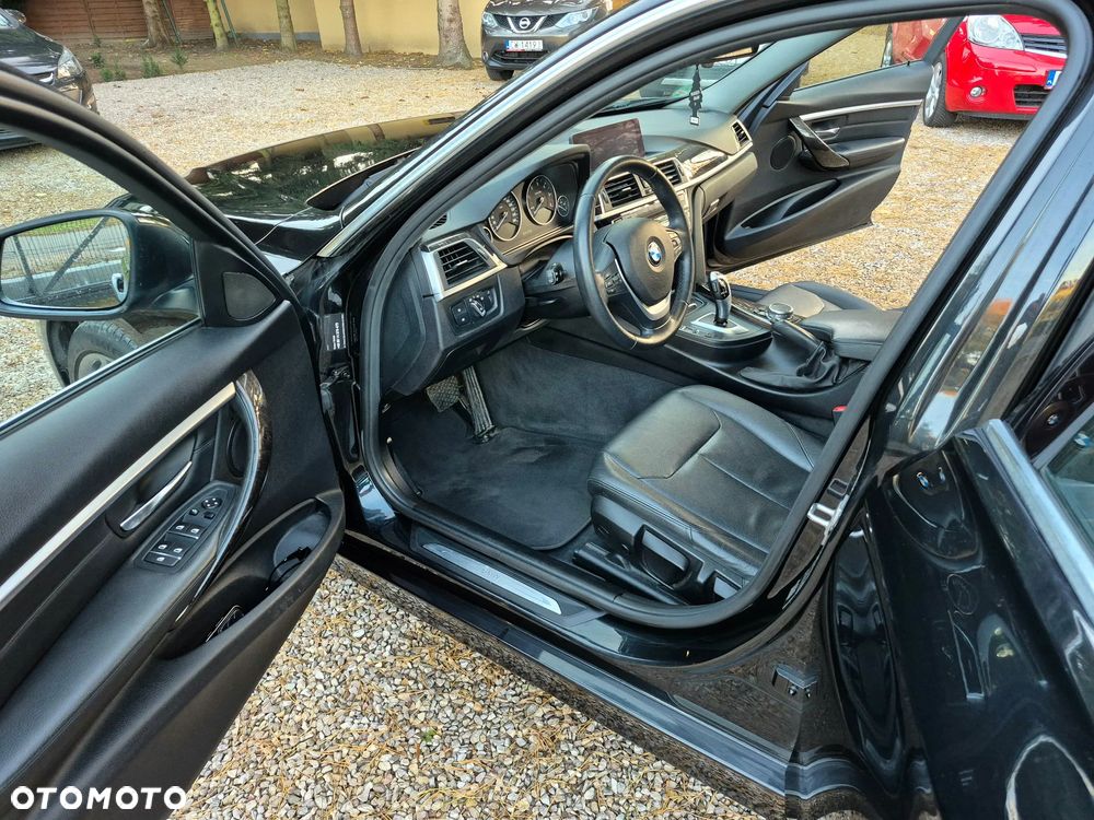 BMW Seria 3 320d Luxury Line - 15