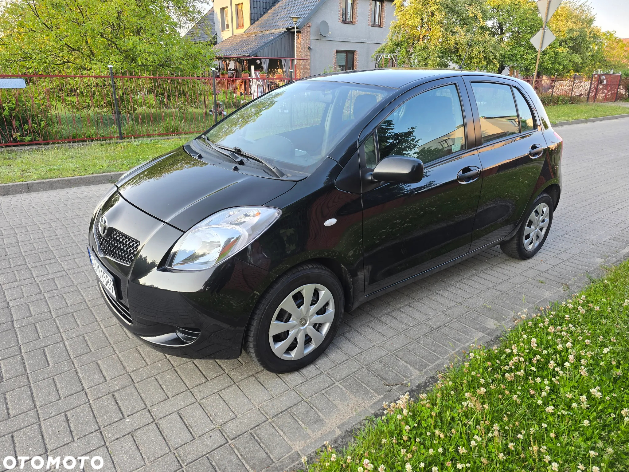 Toyota Yaris 1.3 Luna A/C - 2