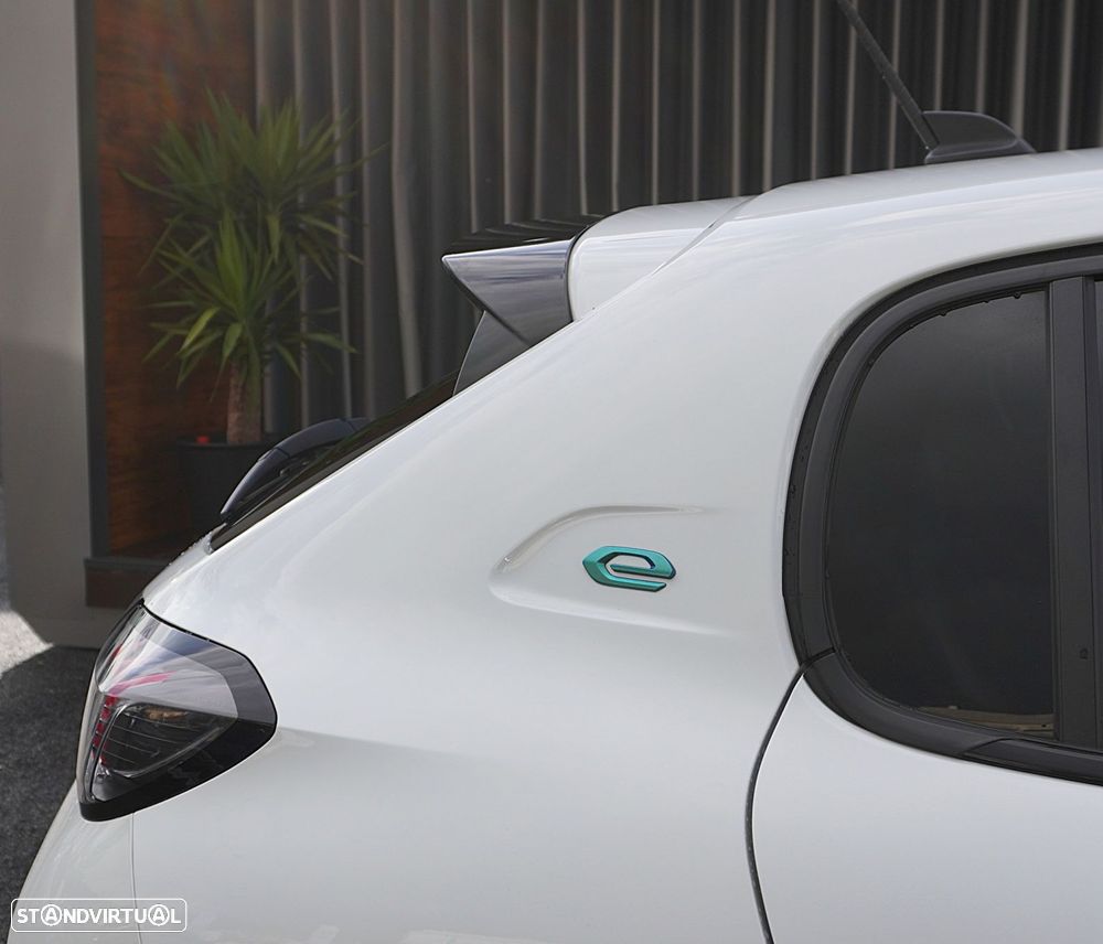 Peugeot e-208 50 kWh GT Pack - 8