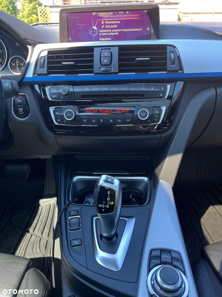 BMW Seria 3 318d DPF Edition Sport - 11