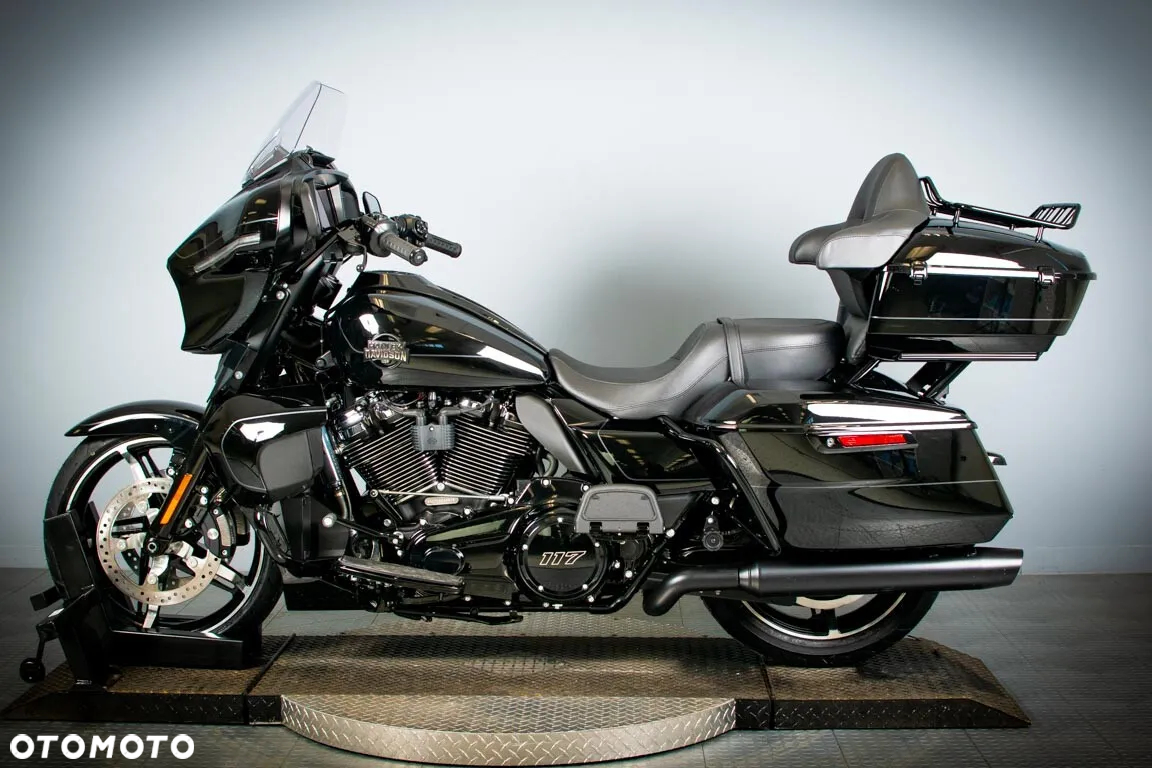 Harley-Davidson Touring Street Glide - 3