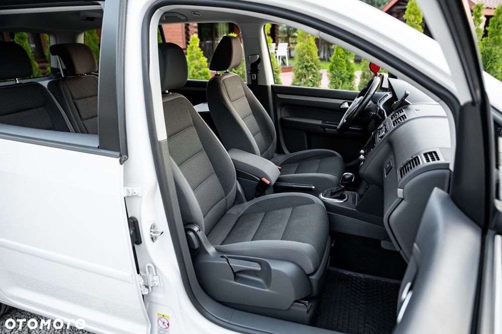 Volkswagen Touran 2.0 TDI DPF DSG Highline - 24