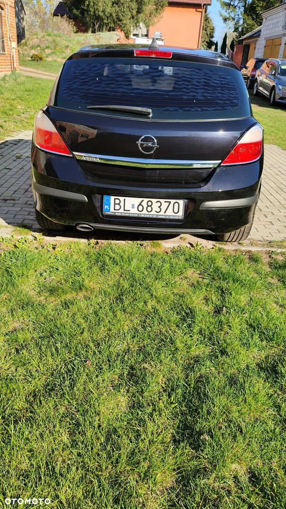Opel Astra 2.0 T Cosmo - 4