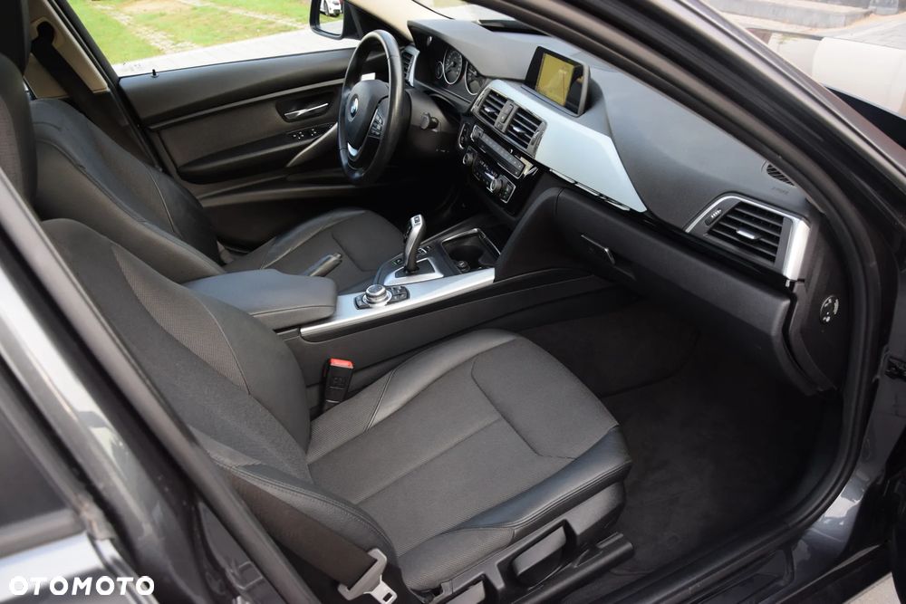 BMW Seria 3 320i Advantage - 7