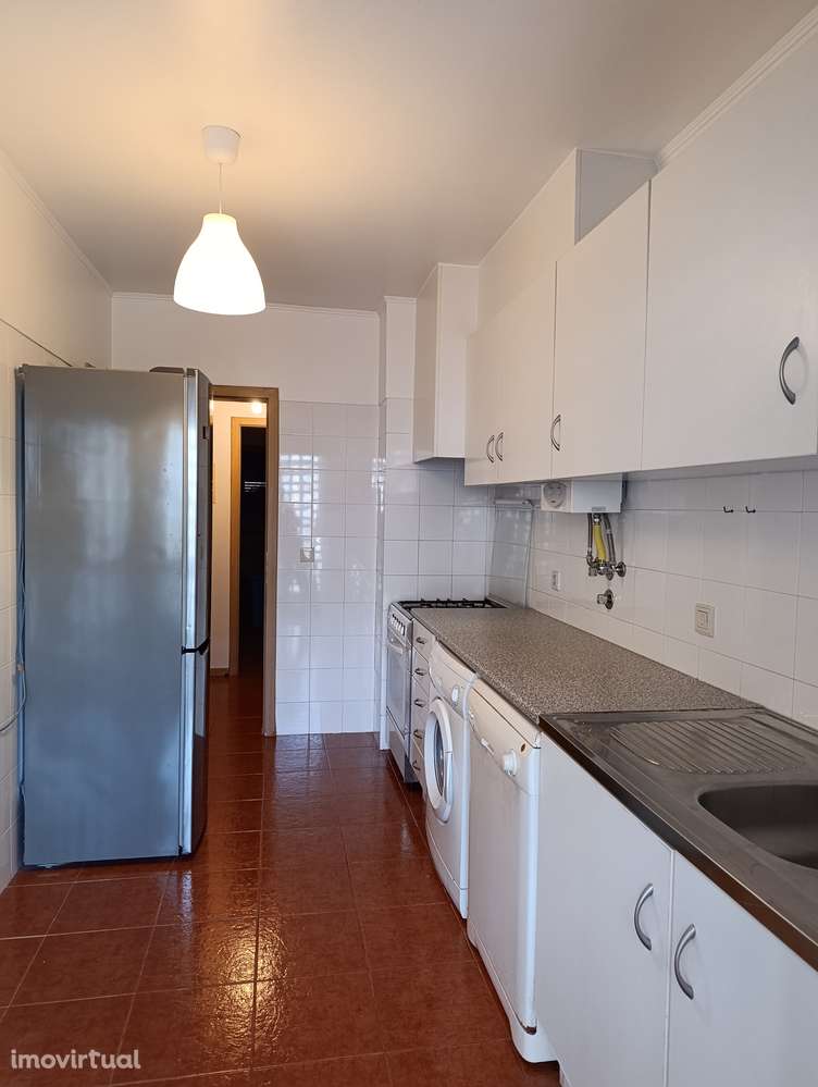 T1 Carnaxide, Junto à Polícia Municipal e à Nova Carnaxide. - Grande imagem: 5/25