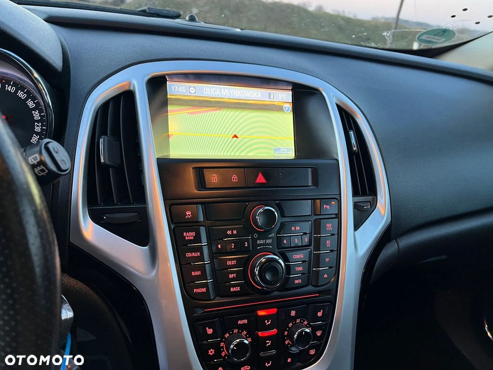 Opel Astra 1.4 Turbo - 11