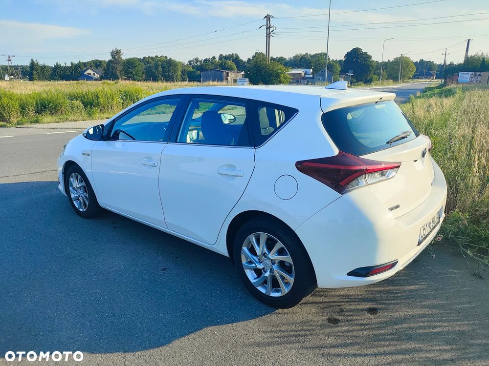 Toyota Auris 2015 photo 5