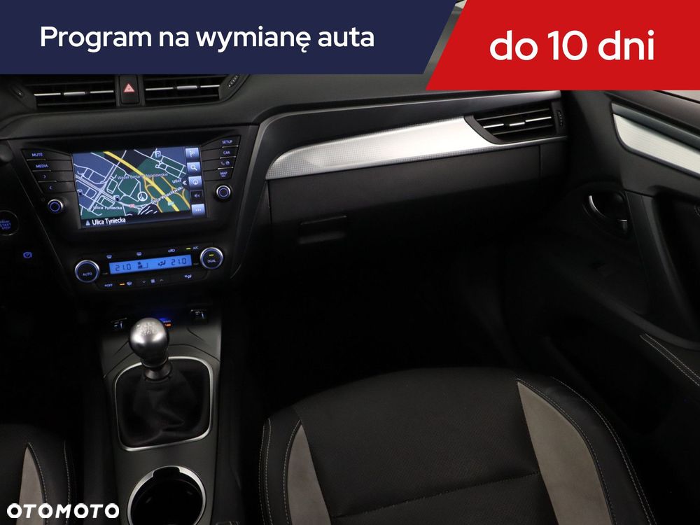 Toyota Avensis - 10