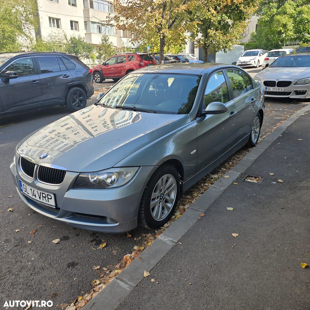 BMW Seria 3 318i - 4