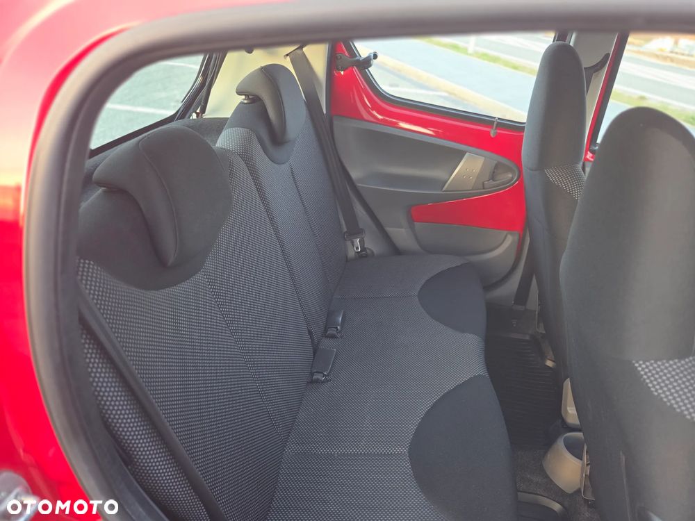 Toyota Aygo CoolRed - 12