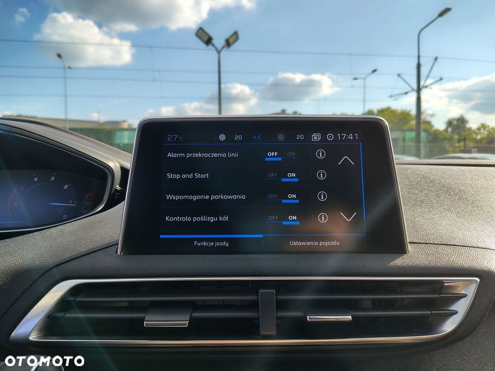 Peugeot 5008 1.6 BlueHDI Allure S&S EAT6 - 26
