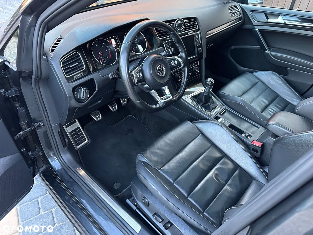 Volkswagen Golf - 8