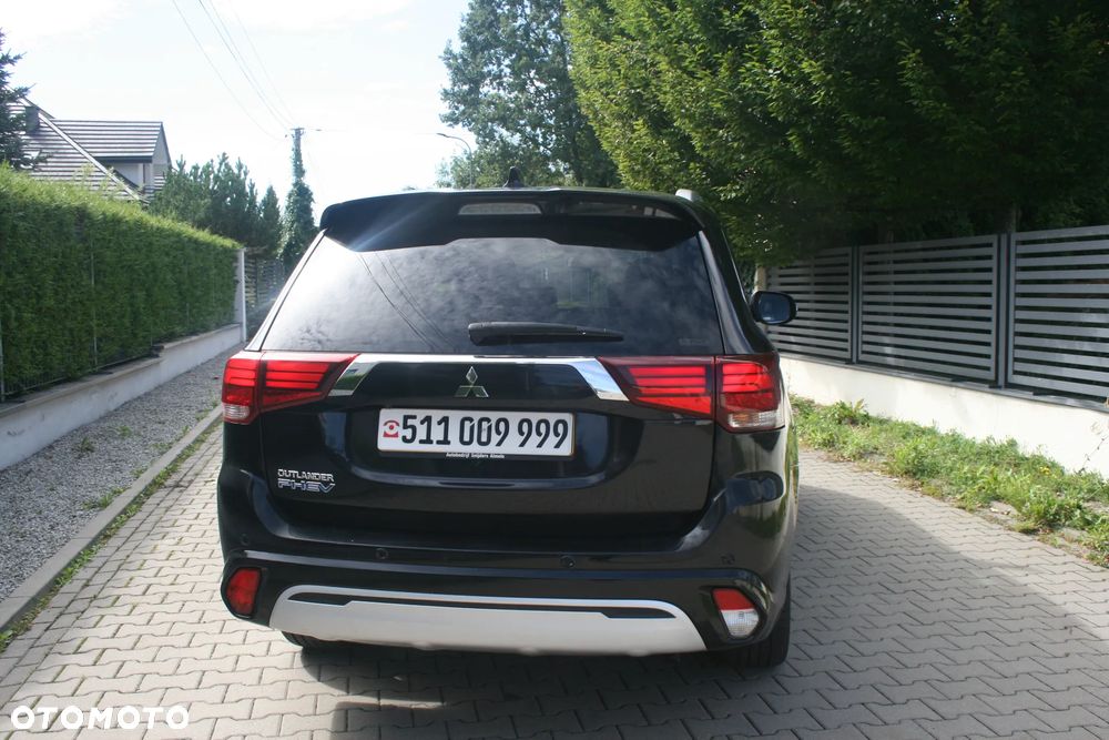 Mitsubishi Outlander Intense + - 24