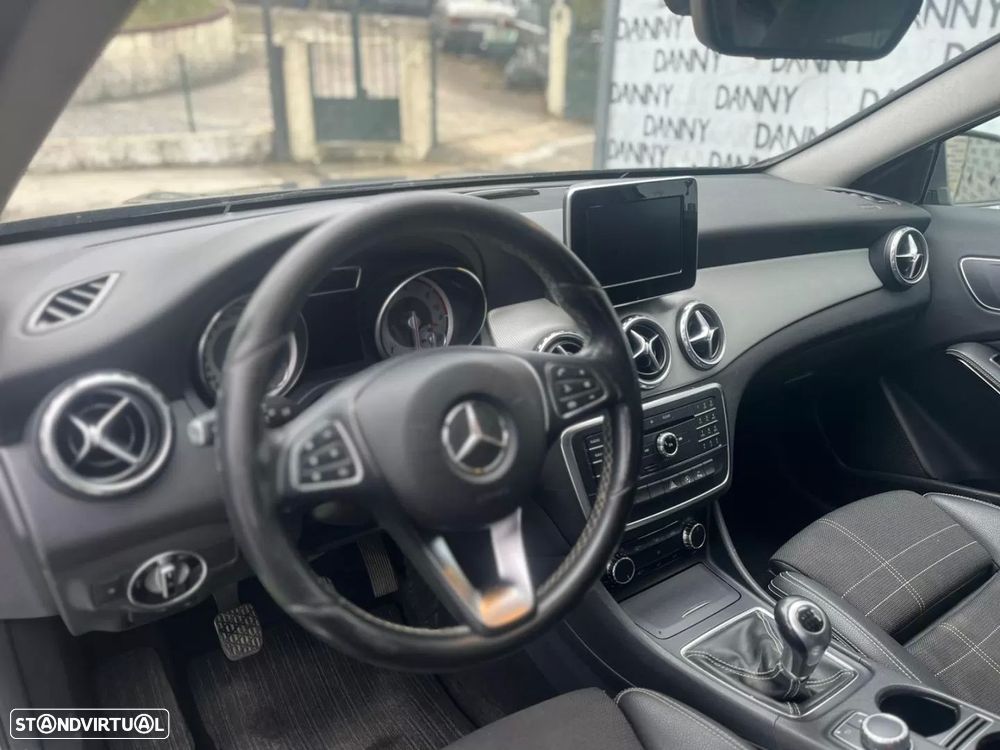 Mercedes-Benz GLA 180 (CDI) d Urban - 9