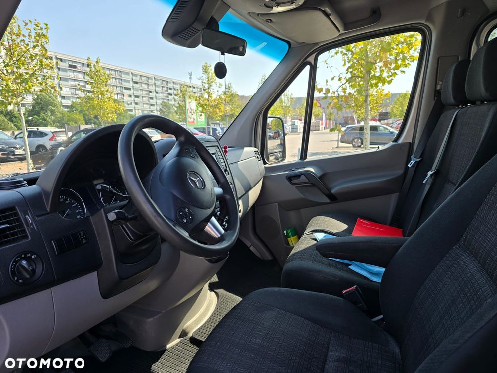 Mercedes-Benz Sprinter - 9