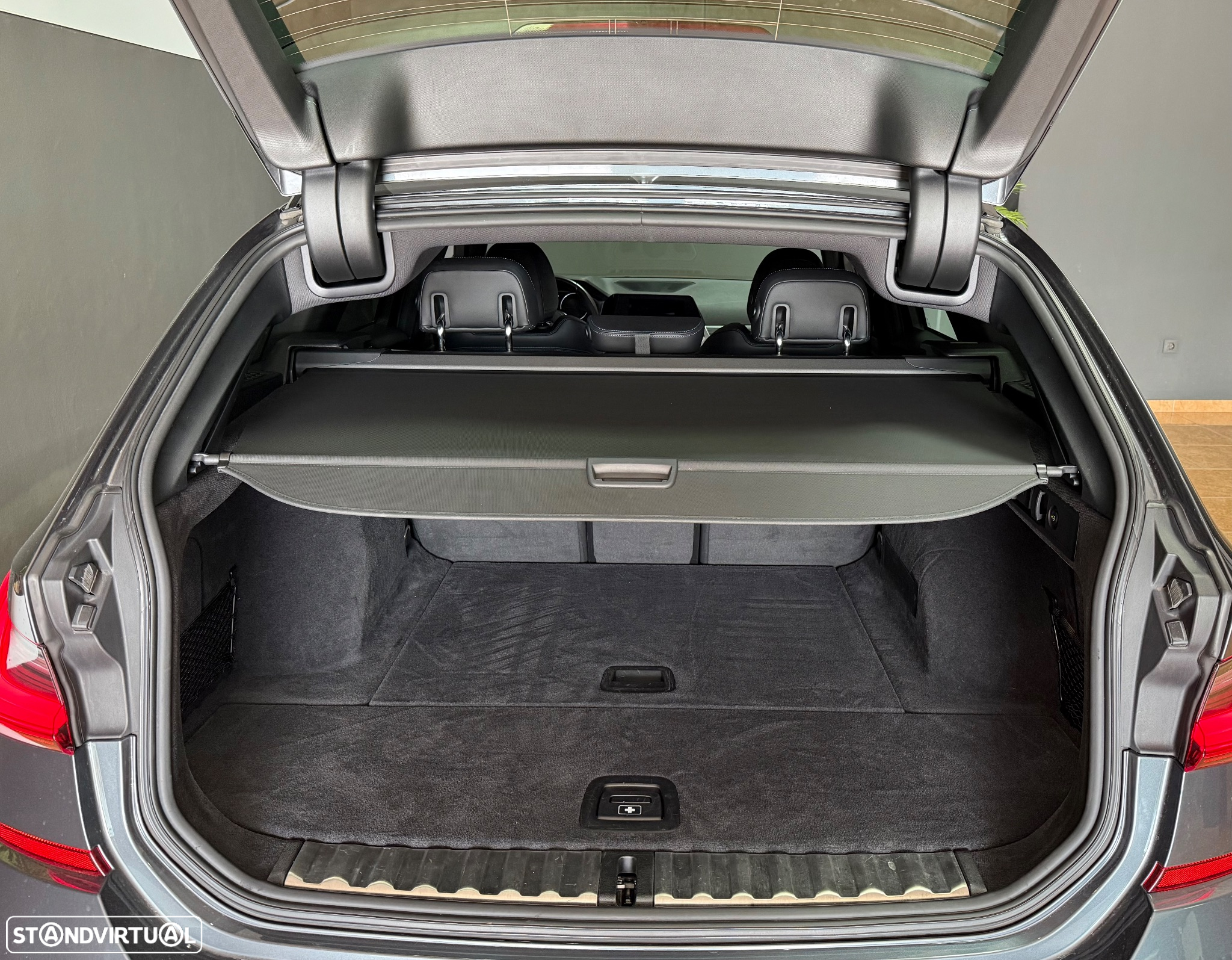 BMW 320 d Touring Pack Desportivo M Auto - 22