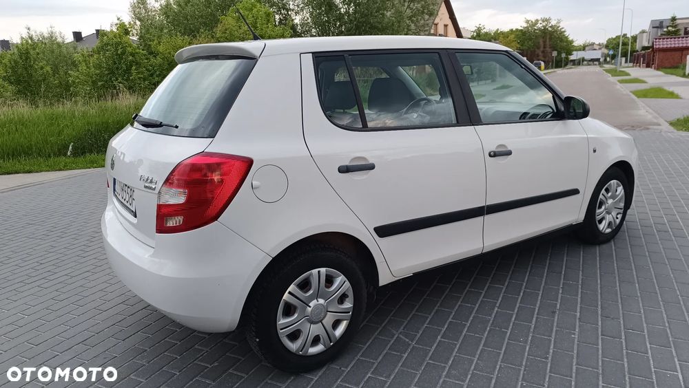 Skoda Fabia 1.2 HTP Ambiente - 8