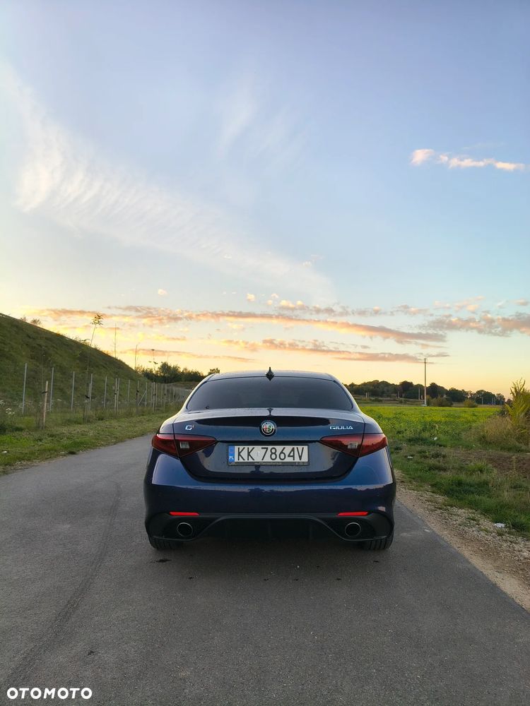 Alfa Romeo Giulia 2.0 Turbo 16V AT8-Q4 Ti - 6