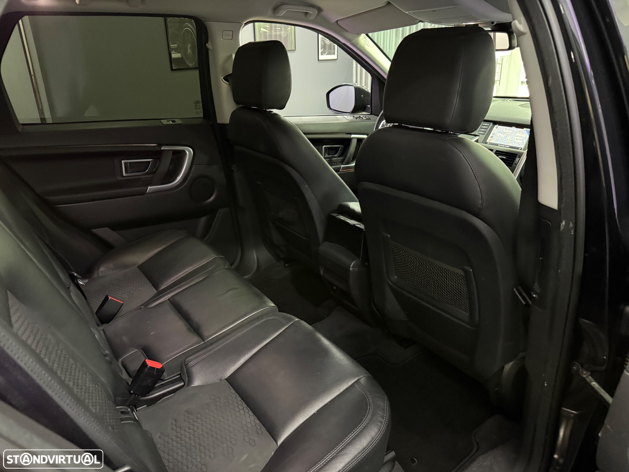 Land Rover Discovery Sport 2.0 TD4 HSE Auto - 31