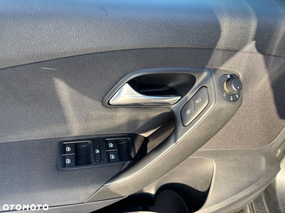 Volkswagen Polo 1.4 DSG Team - 12