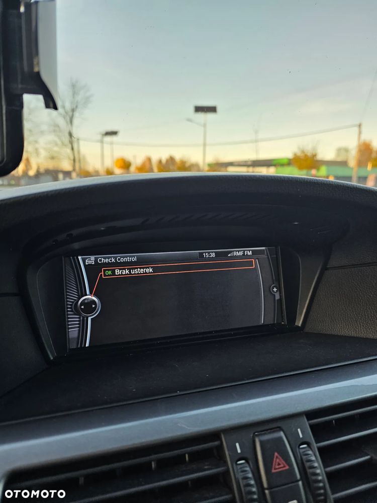 BMW Seria 5 520d Touring Edition Lifestyle - 38