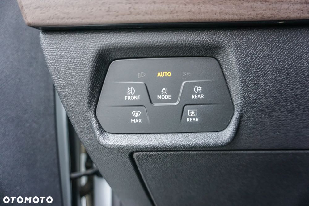 Seat Leon 1.5 eTSI Xcellence DSG - 24