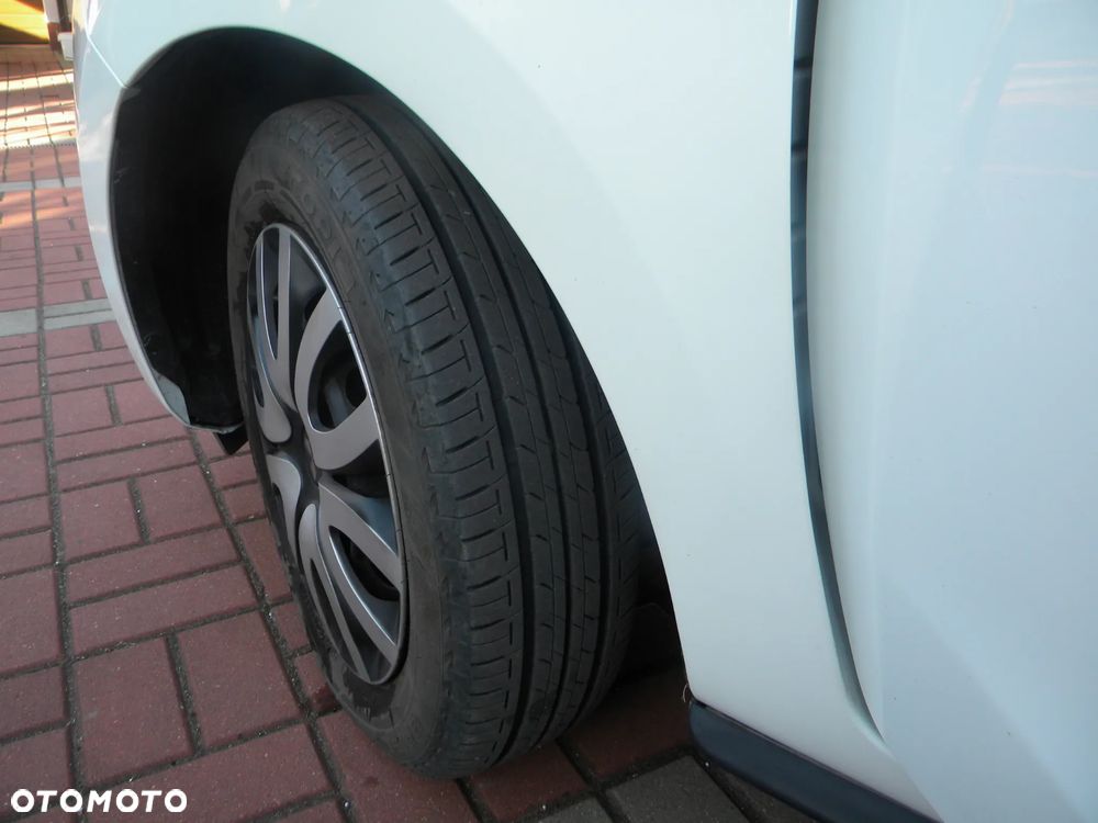 Mitsubishi Space Star - 4