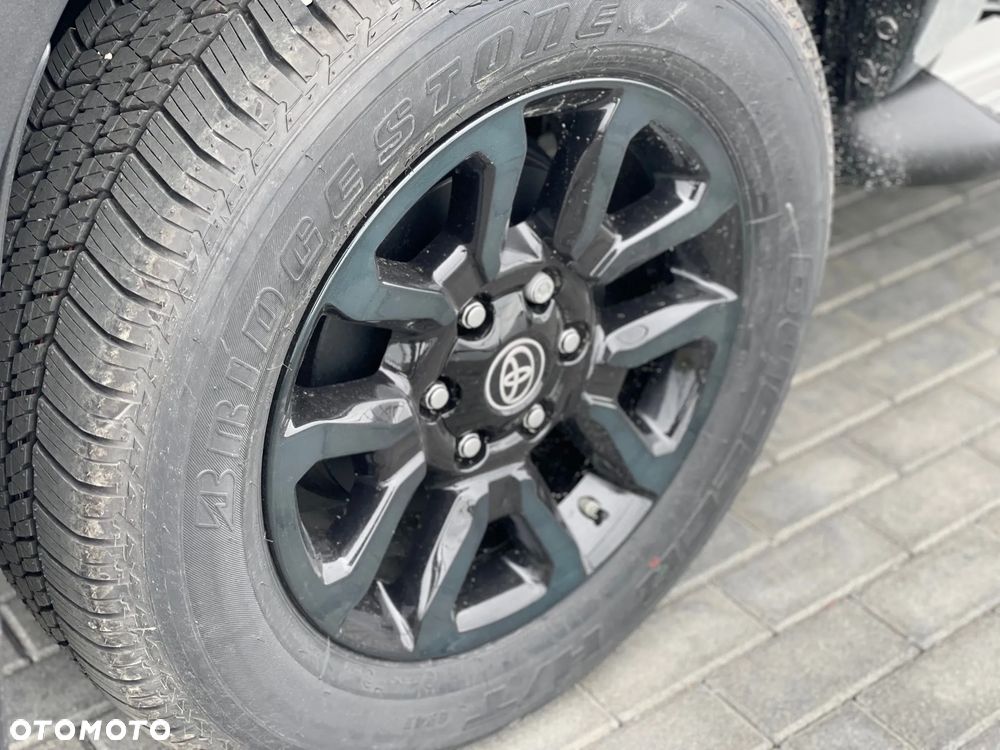 Toyota Hilux 2.8 D-4D Double Cab Invincible 4x4 - 9