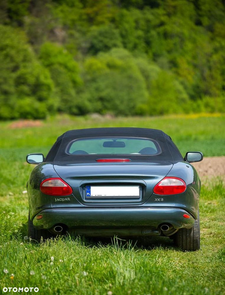 Jaguar XK8 - 13