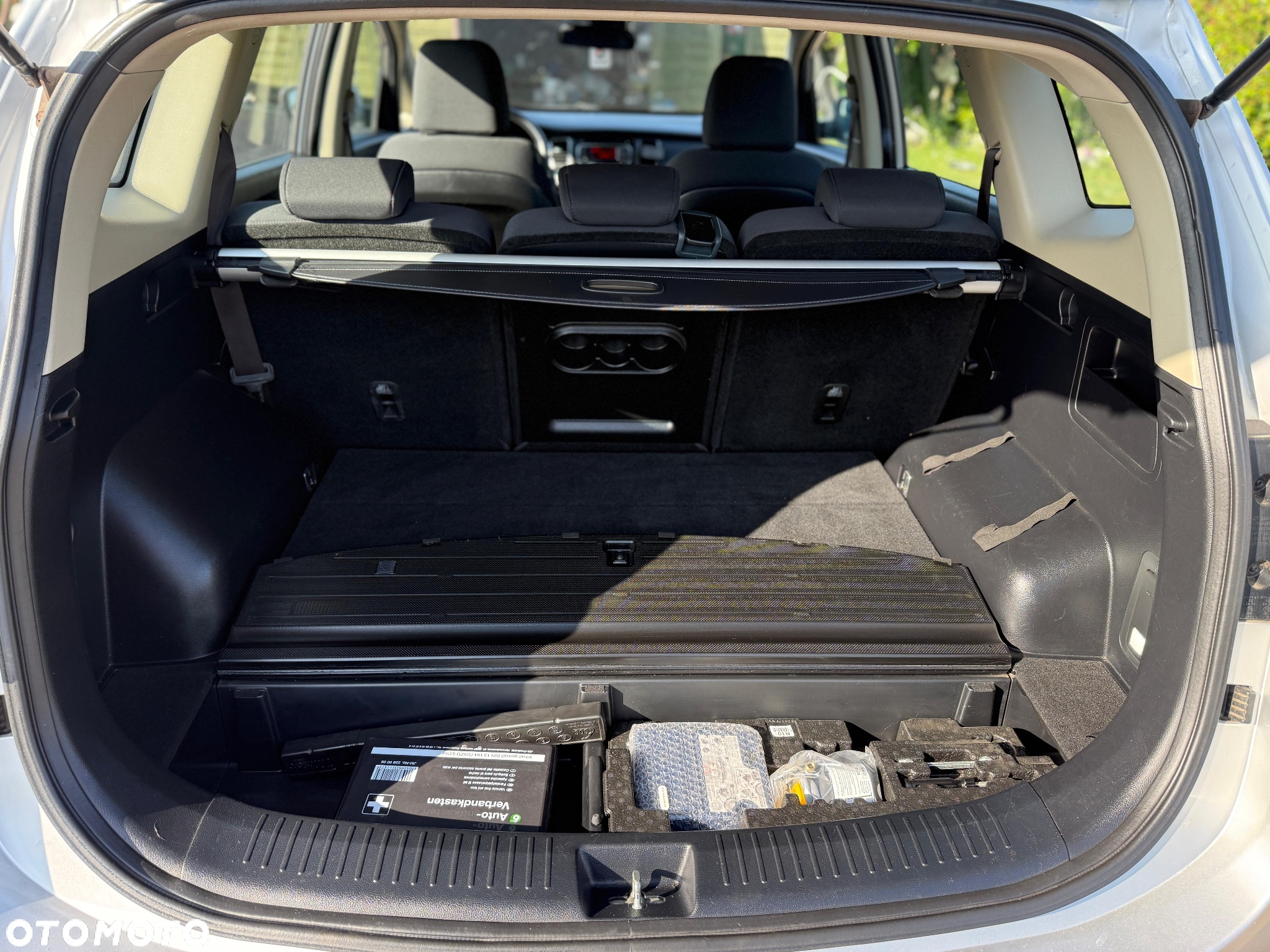 Kia Carens - 19