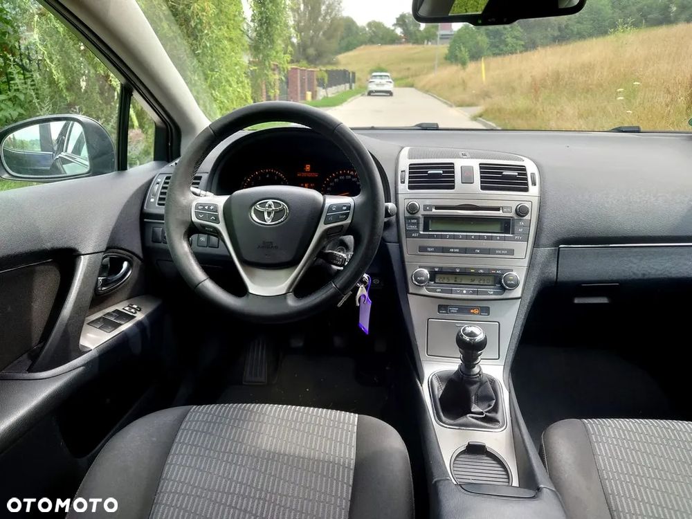 Toyota Avensis 1.8 Sol - 5
