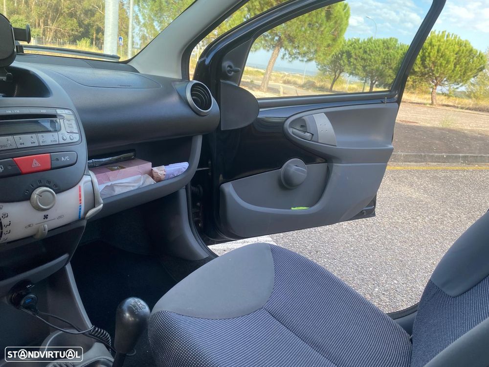 Peugeot 107 1.0 Trendy - 16